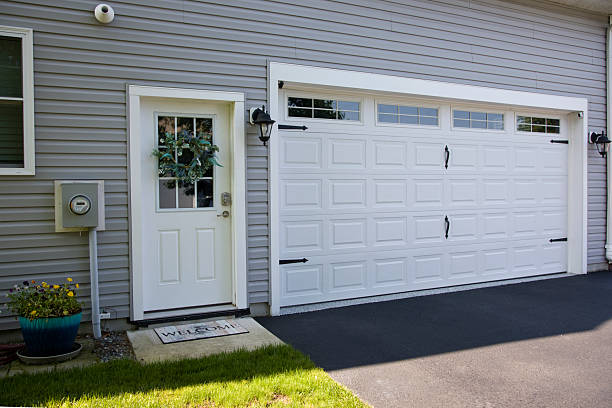 24/7 Emergency Garage Door Panel Replacement experts in Upland, PA